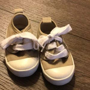 GAP baby shoes